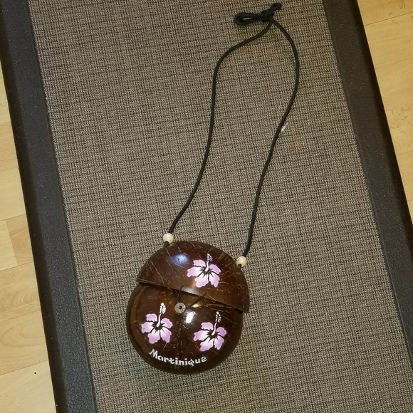 MARTINIQUE Hand-crafted Purse - Picture 4 of 5